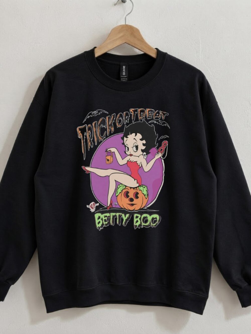 Gildan Black Betty Boop "Trick Or Treat" Crewneck Graphic Sweatshirt